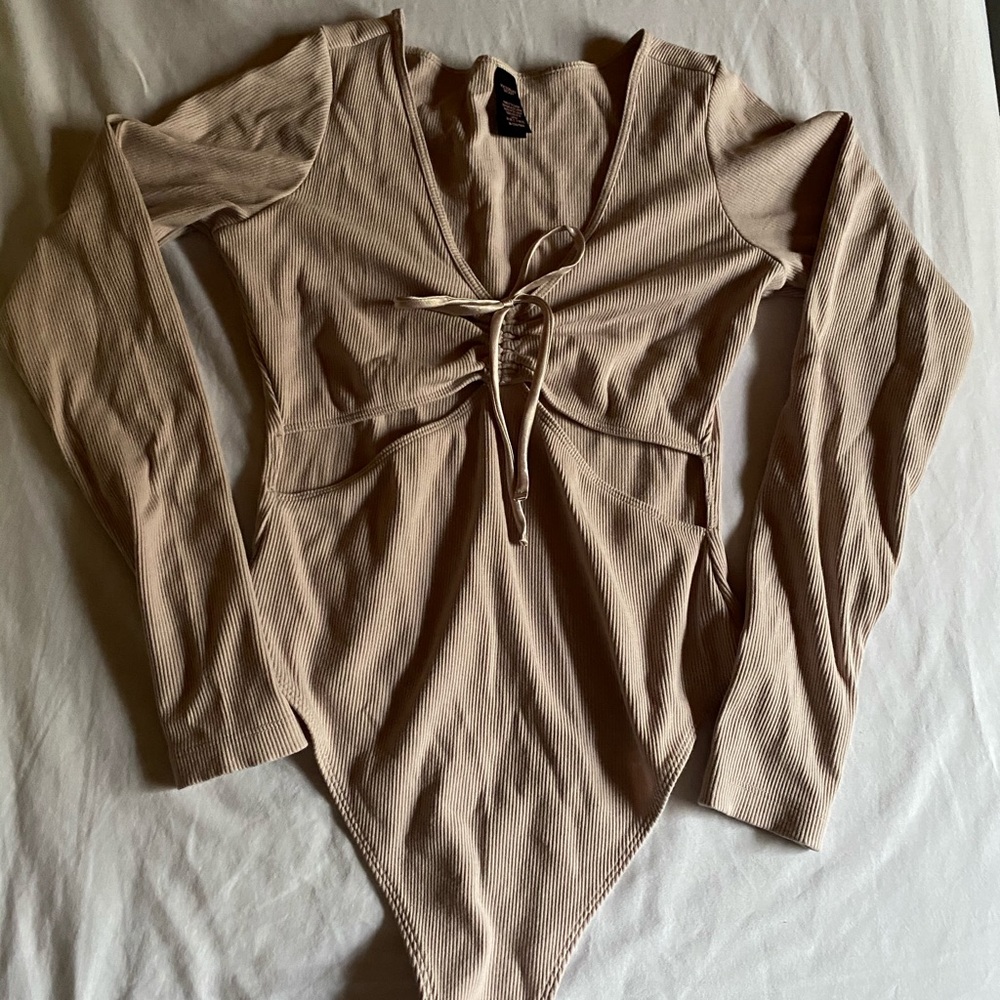 Bodysuit cutout